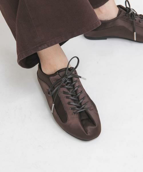 KBF / ケービーエフ スニーカー | タンデザインサテンスニーカー | 詳細1