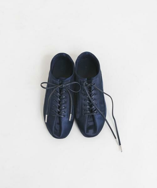 KBF / ケービーエフ スニーカー | タンデザインサテンスニーカー（ネイビー）