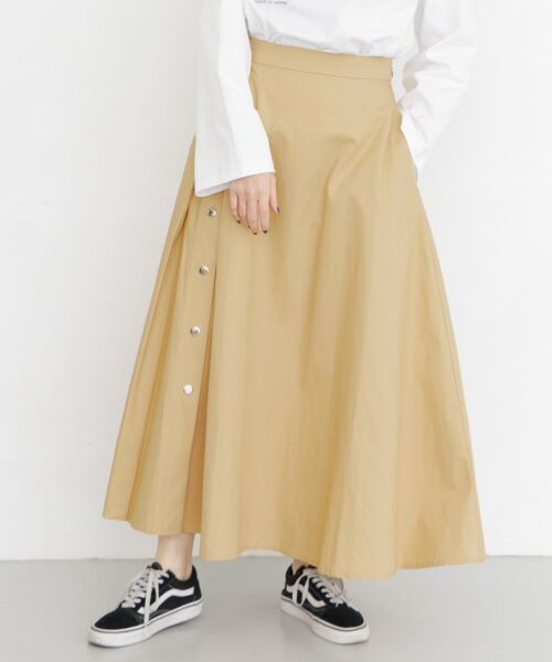 ＊＊KBF / ケービーエフ スカート | サイドタックボタンフレアスカート（BEIGE）