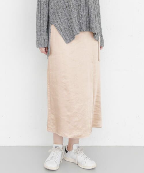 ＊＊KBF / ケービーエフ スカート | KBF+　ラップサテンスカート（BEIGE）