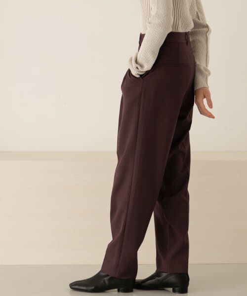 ＊＊KBF / ケービーエフ その他パンツ | illi　ワンタックスリムテーパードパンツ（BERRY）