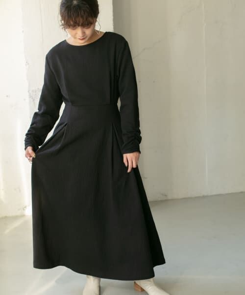 familiar フレアワンピース 80 セール】 BACKオープンフレアワンピース (ワンピース