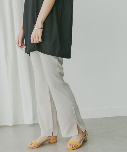 ＊＊KBF / ケービーエフ その他パンツ | KBF+　セミフレアカラーパンツ（GREIGE）