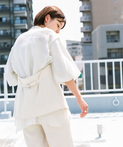 ETRÉ TOKYO ホワイトバルーンスリーブチュニック バルーンスリーブショートトップス（シャツ/ブラウス）｜ETRÉ