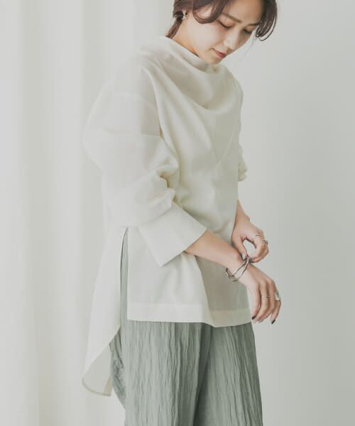 ＊＊KBF / ケービーエフ シャツ・ブラウス | KBF+　カウルネックブラウス（OFF）