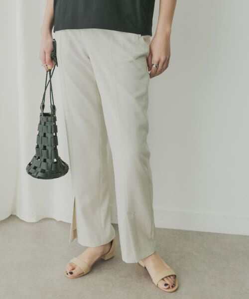 ＊＊KBF / ケービーエフ その他パンツ | KBF+　スリットスリムパンツ（ECRU）