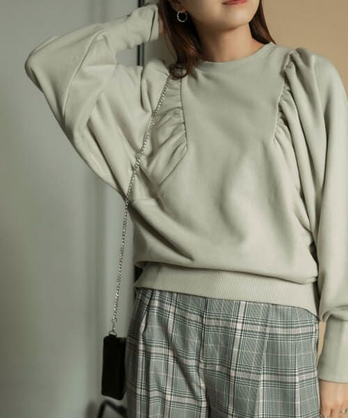 ＊＊KBF / ケービーエフ スウェット | 『WEB/一部店舗限定』ギャザーボリュームスリーブスウェット（GREIGE）