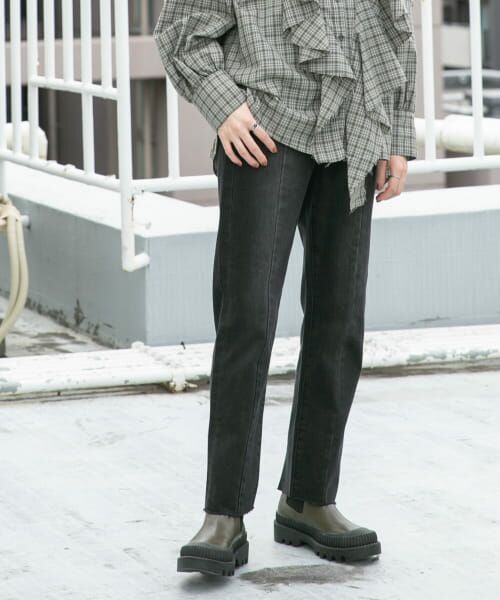 ＊＊KBF / ケービーエフ デニムパンツ | BACKスリットストレートデニム（BLACK）