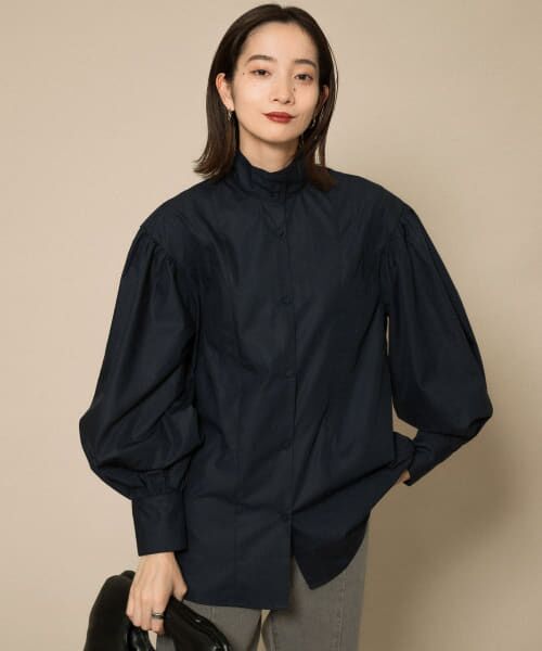 ＊＊KBF / ケービーエフ シャツ・ブラウス | スタンドカラーデザイン切替シャツ（NAVY）