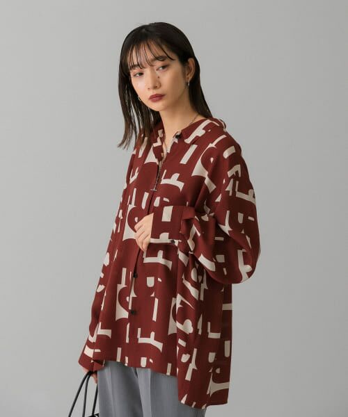 ＊＊KBF / ケービーエフ シャツ・ブラウス | ジオメトリックプリントシャツ（BORDEAUX）