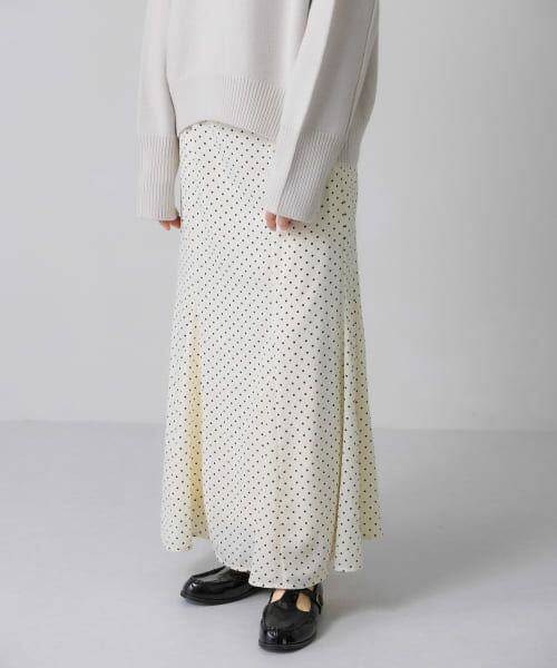 ＊＊KBF / ケービーエフ スカート | ドット柄マーメイドスカート（IVORY）