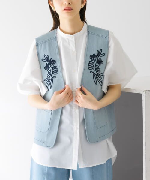 セール】 刺繍デニムコンパクトベスト （ベスト）｜＊＊KBF