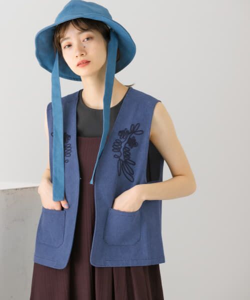 セール】 刺繍デニムコンパクトベスト （ベスト）｜＊＊KBF