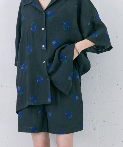 ＊＊KBF / ケービーエフ ショート・ハーフ・半端丈パンツ | エンブロイダリーショートパンツ（NAVY）