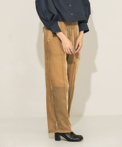 ＊＊KBF / ケービーエフ その他パンツ | ベロアトラックパンツ（BEIGE）