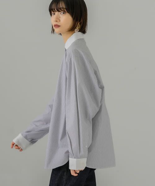 ＊＊KBF / ケービーエフ シャツ・ブラウス | 立体スリーブシャツ（NAVY）