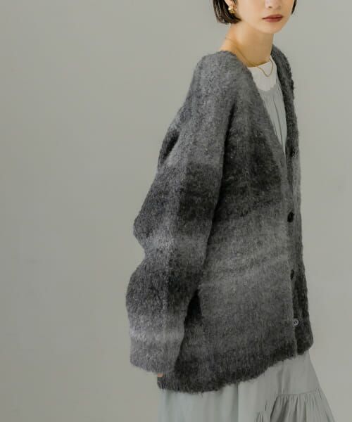 ＊＊KBF / ケービーエフ カーディガン・ボレロ | グラデーションニットカーディガン（CHARCOAL）