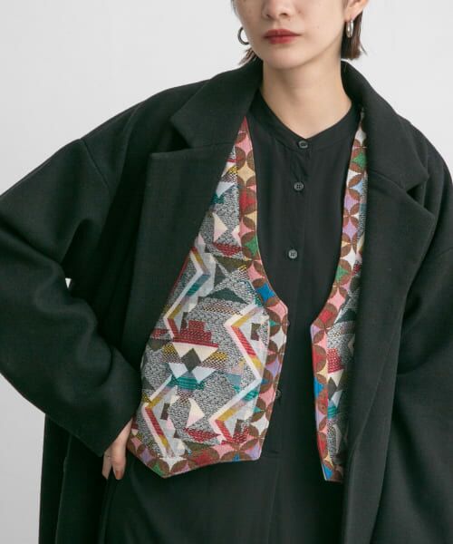 ＊＊KBF / ケービーエフ ベスト | モチーフジャガードショートベスト（GRAY）