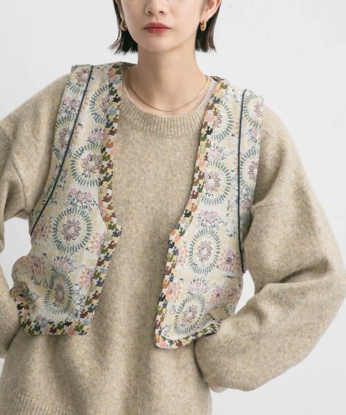 ＊＊KBF / ケービーエフ ベスト | モチーフジャガードショートベスト（BEIGE）