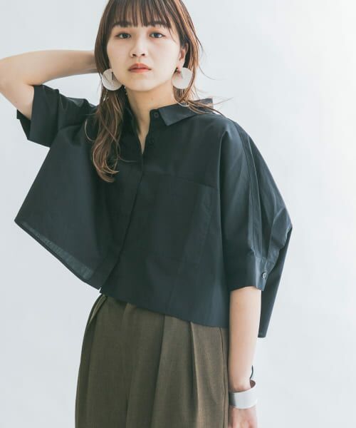 ＊＊KBF / ケービーエフ シャツ・ブラウス | クロップドWIDEシャツ（BLACK）