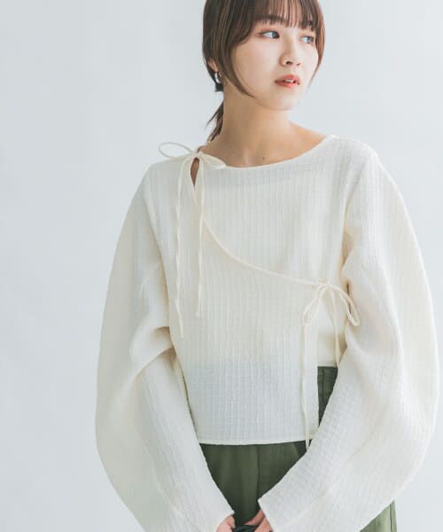＊＊KBF / ケービーエフ シャツ・ブラウス | カーブスリーブカシュクールブラウス（IVORY）