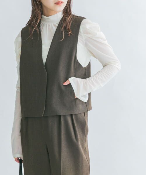 ＊＊KBF / ケービーエフ ベスト | ノーカラーコンパクトベスト（BROWN）