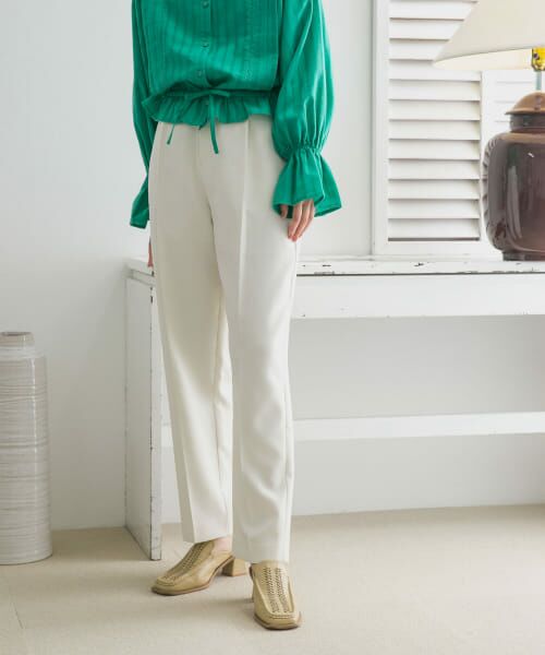 ＊＊KBF / ケービーエフ その他パンツ | illi　ワンタックセンタープレスパンツ（IVORY）