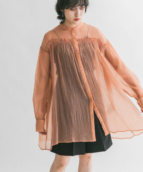 ＊＊KBF / ケービーエフ シャツ・ブラウス | シアーギャザーシャツチュニック（CORAL）