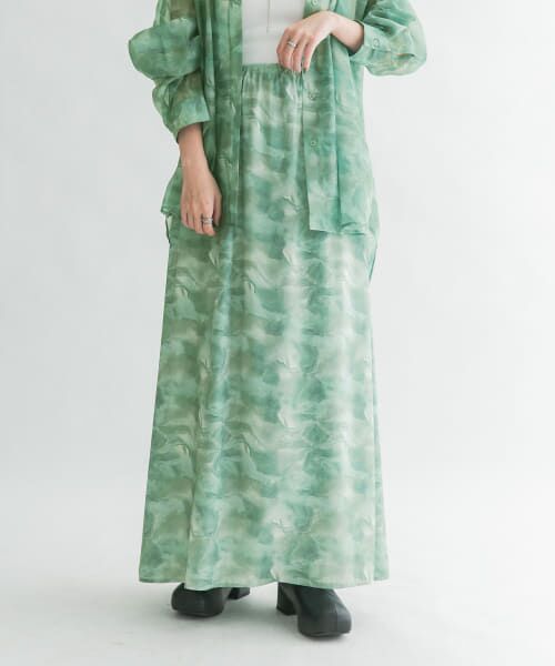 ＊＊KBF / ケービーエフ スカート | ニュアンスプリントマキシスカート（GREEN）