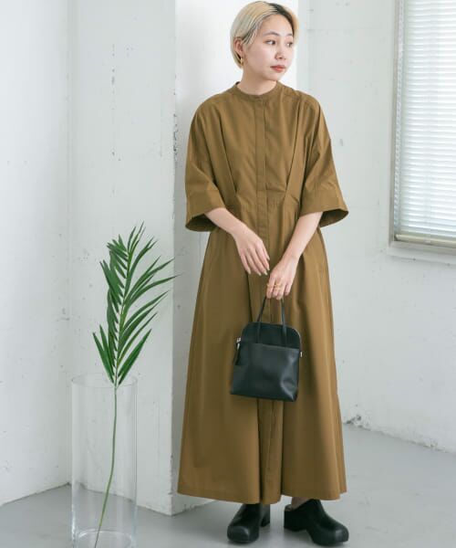 ＊＊KBF / ケービーエフ ワンピース | フロントタックバンドカラーシャツワンピース（TEA BROWN）