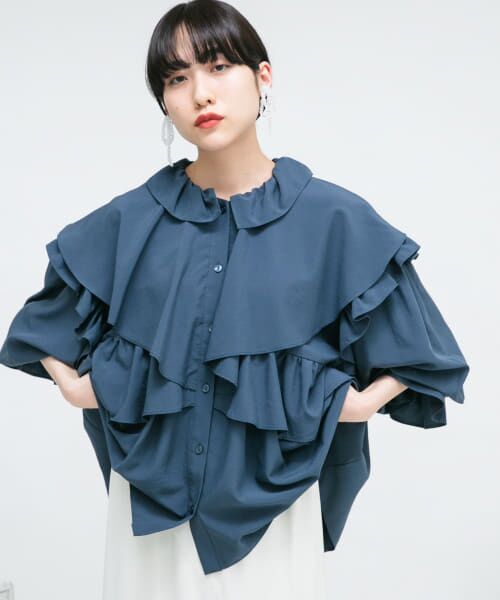 ＊＊KBF / ケービーエフ シャツ・ブラウス | ワイドフリルカラーブラウス（FOG NAVY）