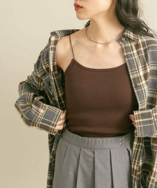 ＊＊KBF / ケービーエフ キャミソール・チューブトップ | スパゲティストラップカップ付きキャミ（BROWN）