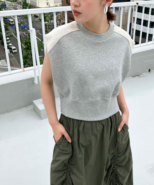 ＊＊KBF / ケービーエフ スウェット | ショルダータックスウェット（TOP GRAY）
