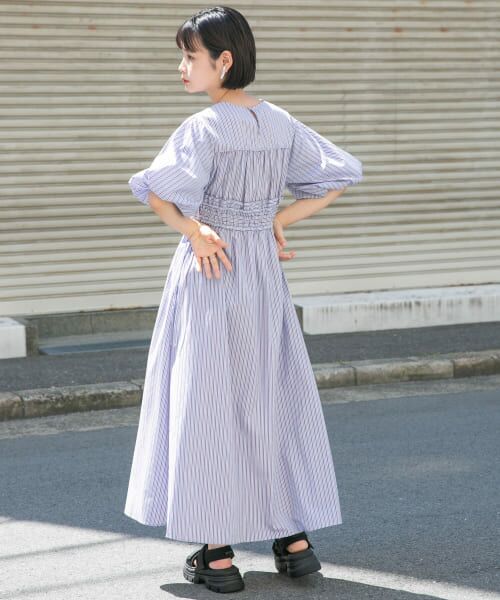 セール】 カーブラインドロストシャーリングワンピース （ワンピース