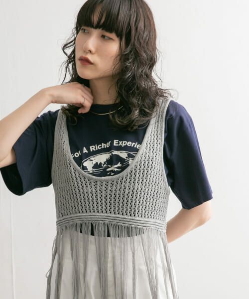 ＊＊KBF / ケービーエフ Tシャツ | グラフィックプリントTEE（NAVY）