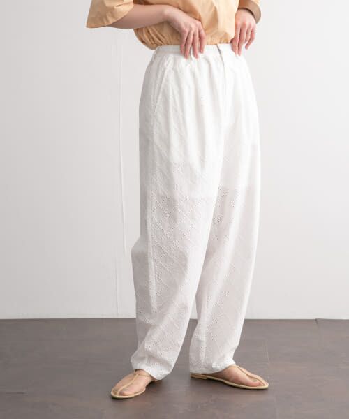 ＊＊KBF / ケービーエフ その他パンツ | エンブロイダリーコクーンパンツ（OFF）