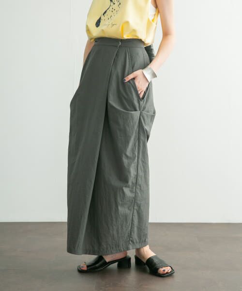 ＊＊KBF / ケービーエフ スカート | サイドタックデザインスカート（CHARCOAL）