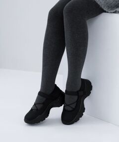 バレエスニーカー