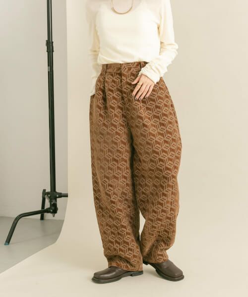 ＊＊KBF / ケービーエフ その他パンツ | ジャガードコクーンパンツ（BROWN）