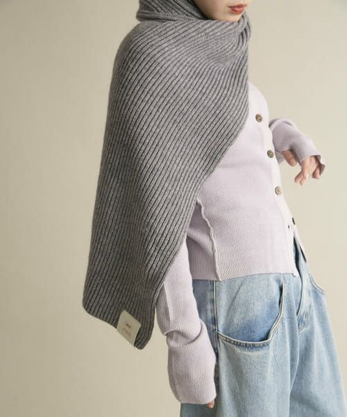 ＊＊KBF / ケービーエフ マフラー・ショール・スヌード・ストール | タブ付きリブニットマフラー（GRAY）