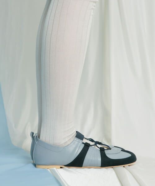 【新品未使用】KBF スニーカー フラットバレエスニーカー シルバー　サイズ37 KBF（ケイビーエフ）の「フラットバレエスニーカー（スニーカー