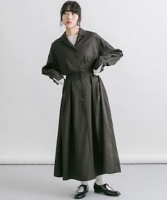 オープンカラーボックスプリーツワンピース