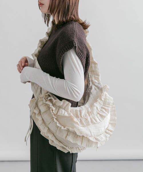 ＊＊KBF / ケービーエフ ショルダーバッグ | フリルギャザーBAG（IVORY）
