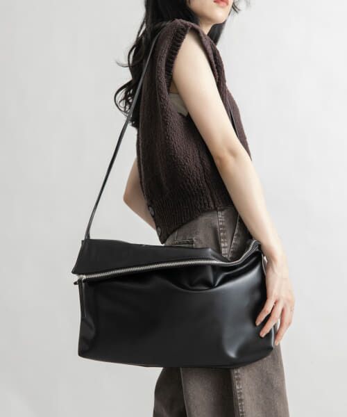 ＊＊KBF / ケービーエフ ショルダーバッグ | アシンメトリーフラップショルダーBAG（BLACK）