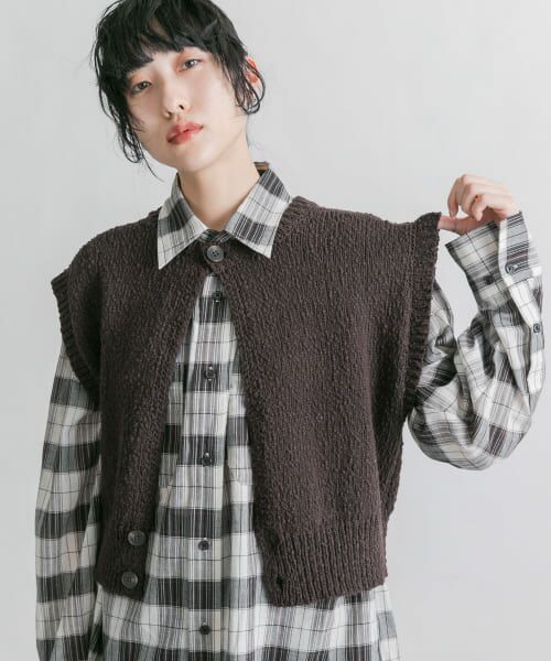 ＊＊KBF / ケービーエフ ニット・セーター | ブークレニットベスト（BROWN）