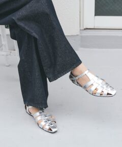 フラットグルカサンダル