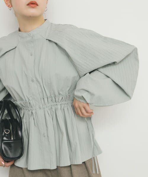＊＊KBF / ケービーエフ シャツ・ブラウス | カーブスリーブペプラムブラウス（MIST）