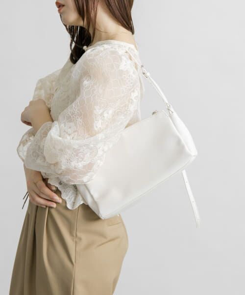 ＊＊KBF / ケービーエフ ショルダーバッグ | アシンメトリースリムショルダーBAG（IVORY）
