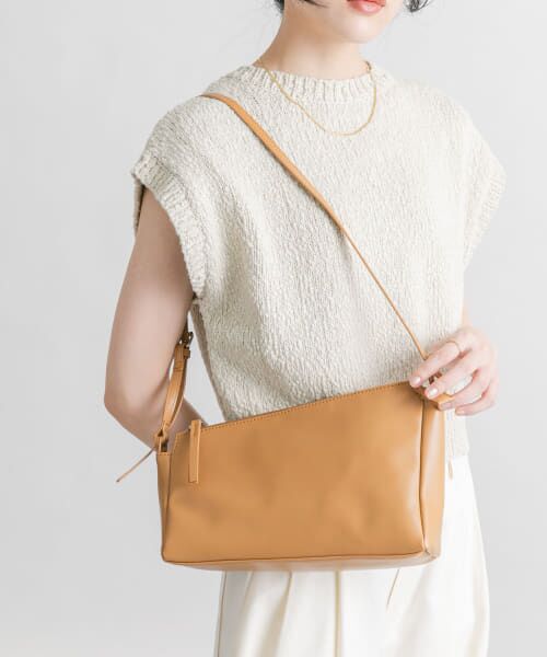 ＊＊KBF / ケービーエフ ショルダーバッグ | アシンメトリースリムショルダーBAG（CAMEL）