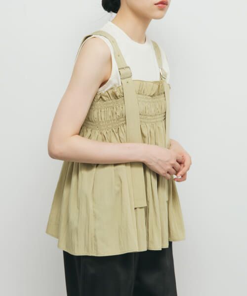 ＊＊KBF / ケービーエフ その他トップス | フリルギャザービスチェ（STRAW）